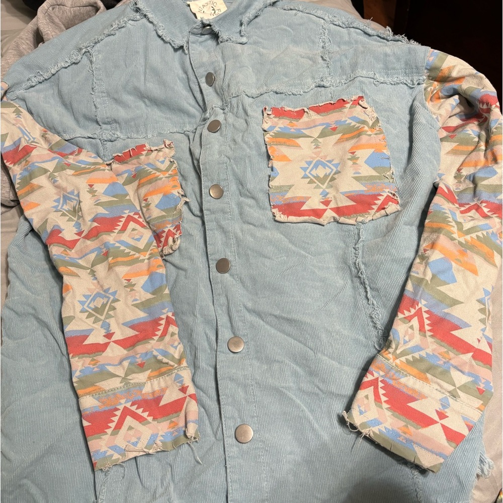 Shacket - Picture 3 of 4